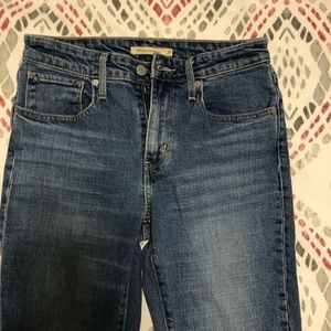 Levi’s High Rise 721 Busted Knee Skinny